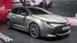2020-toyota-auris-wagon-review