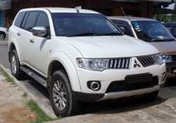 pajero-sport-c-2009