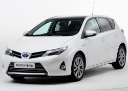 toyota-auris-2012