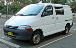 toyota-hiace-od-1995