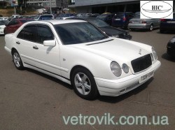 mercedes-e-klasse-210-sedan-2