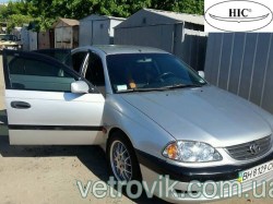 toyota-avensis-1997-2003-sedan