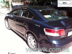 toyota-avensis-2009--sedan-4