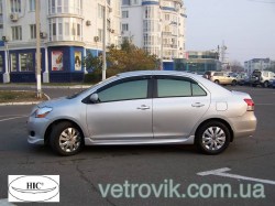 toyota_yaris-06-11-sedan